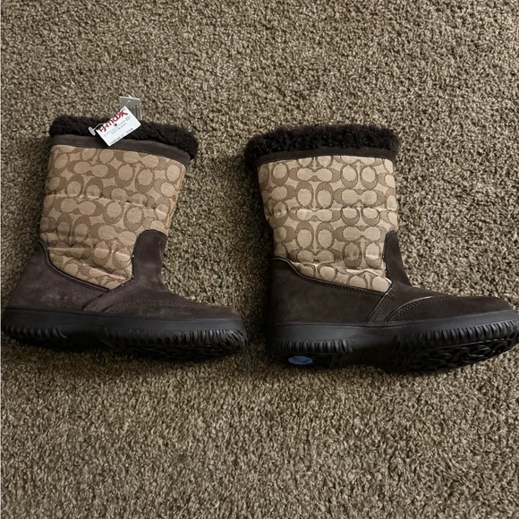 Coach boots size 7 1/2 women - Picture 3 of 3